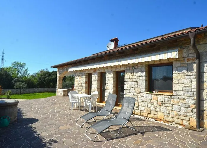 Sistak House Πανσιόν Ρόβινι